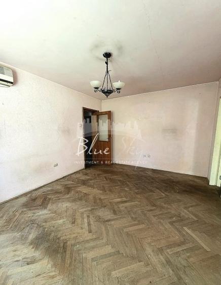 Apartament cu 3 camere semidecomandat în Tomis IV