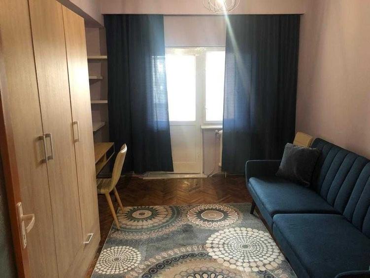 Apartament cu 3 camere decomandat în Exterior Vest