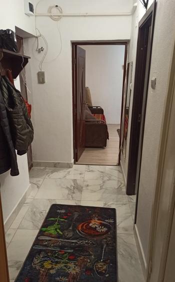 Apartament cu 2 camere decomandat în Crâng