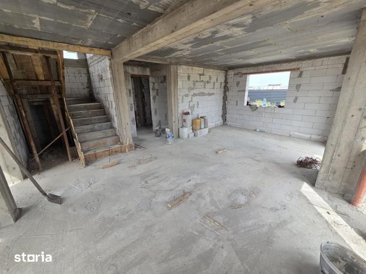 Casă cu 4 camere cu Teren 450 Mp în Central