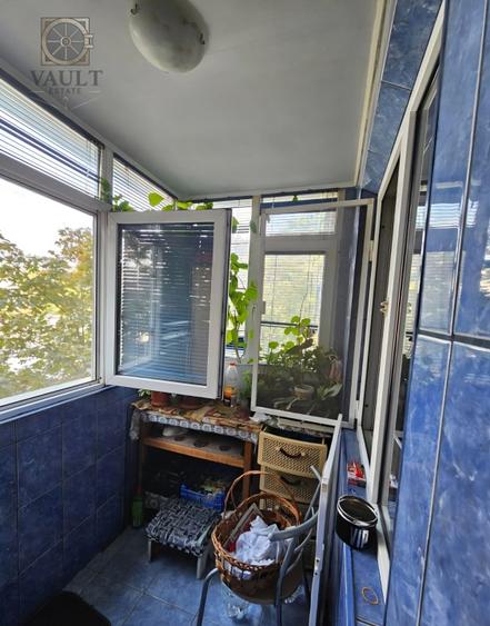 Apartament cu 3 camere decomandat în Dristor
