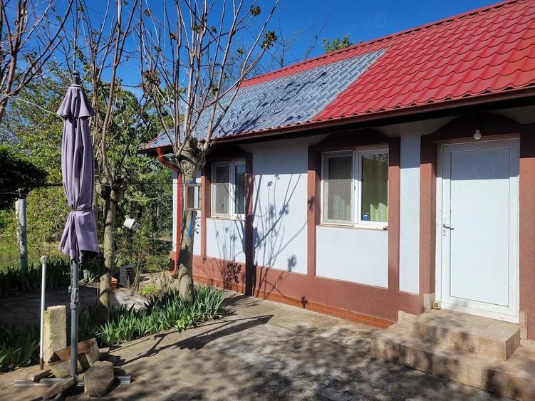 Casă cu 2 camere cu Teren 1837 Mp în Central