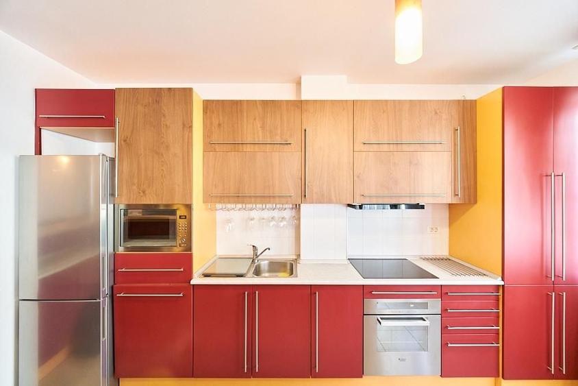 Apartament cu 3 camere, mobilat în Unirii