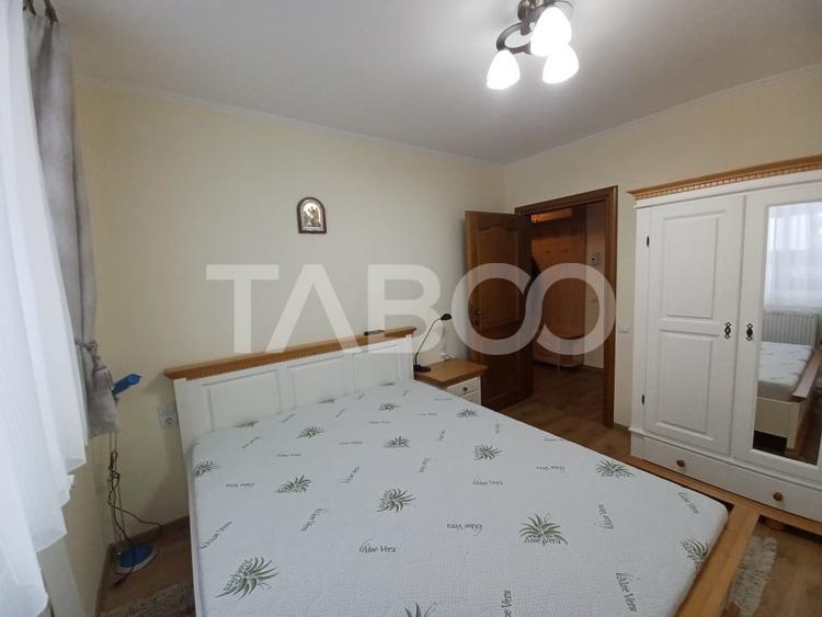 Apartament cu 3 camere semidecomandat, mobilat în Mihai Viteazul