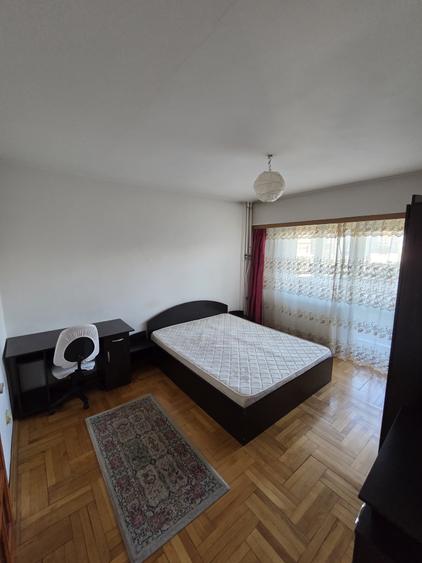 Apartament 3 camere Bld 21 Decembrie, et2/6, decomandat, parcare - 1