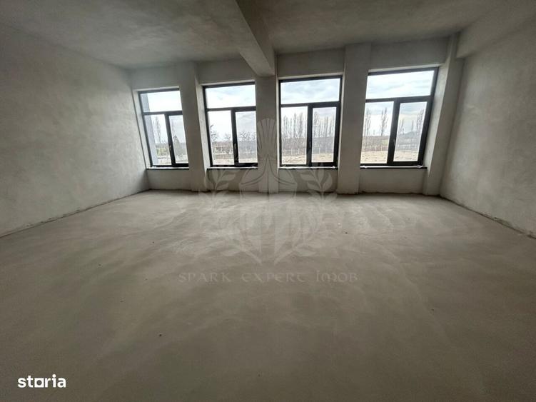 Spațiu comercial, de 1,600 mp, în Bărcănești