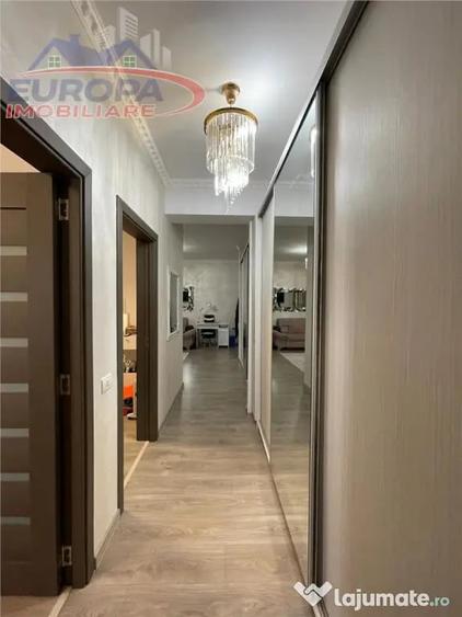 Apartament cu 2 camere decomandat în C5