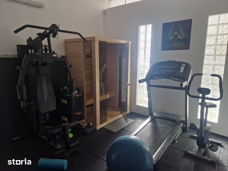 Spațiu comercial, de 400 mp, în Iosia