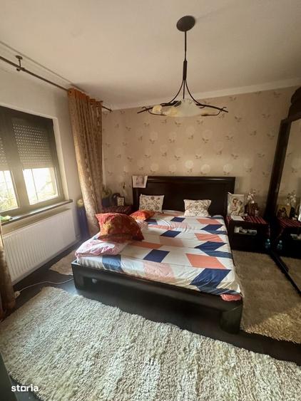 Casă cu 4 camere în Central