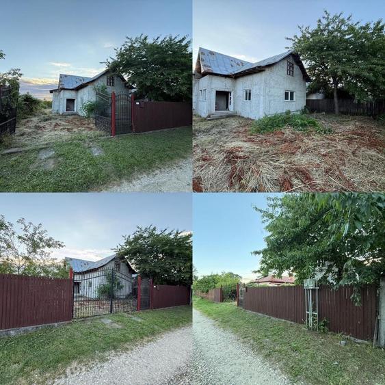 Casă cu 4 camere nedecomandat în Lăngești