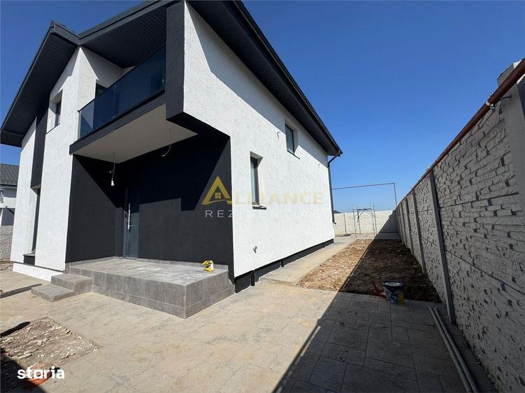 Casă cu 4 camere cu Teren 370 Mp în Vidra