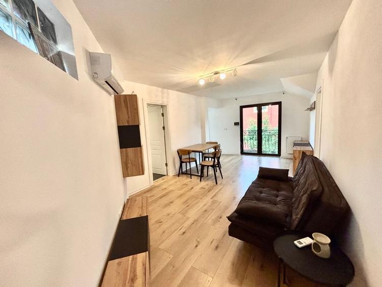 Apartament cu 3 camere semidecomandat, mobilat în Parcul Carol