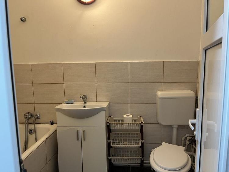 Garsonieră decomandată în Central