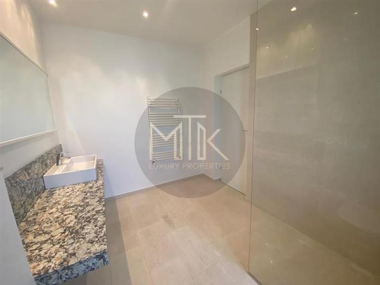 Duplex cu 6 camere cu Canalizare în Iancu Nicolae