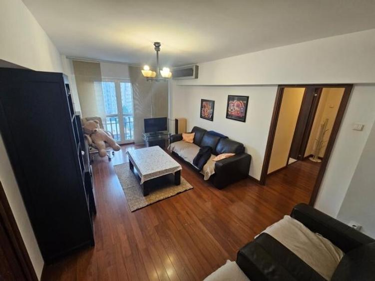 Apartament cu 3 camere decomandat, mobilat în Titan