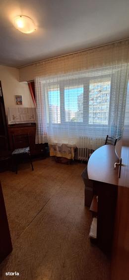 Apartament cu 4 camere decomandat în Pantelimon