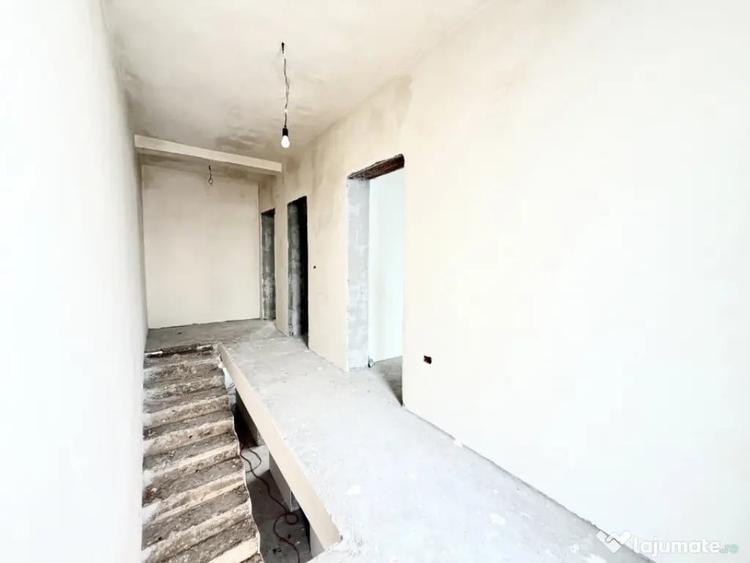 Casă cu 4 camere cu Teren 350 Mp în Giarmata