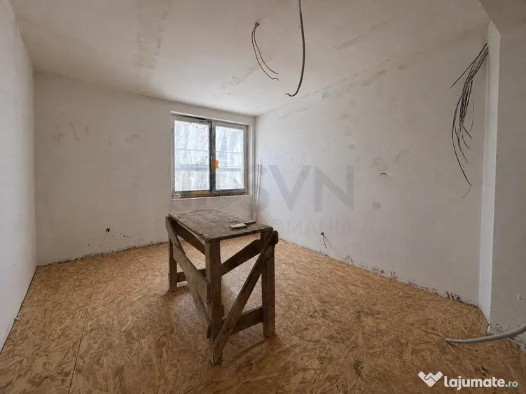 Apartament cu 3 camere semidecomandat în Universitate