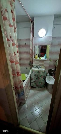 Apartament cu 2 camere decomandat în Eremia
