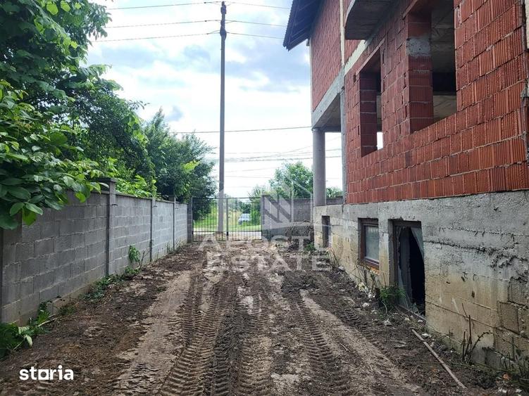 Casă cu 10 camere cu Teren 1154 Mp în Freidorf