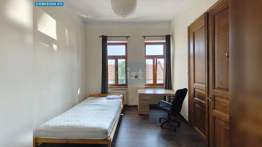 Apartament cu 4 camere semidecomandat în Ultracentral