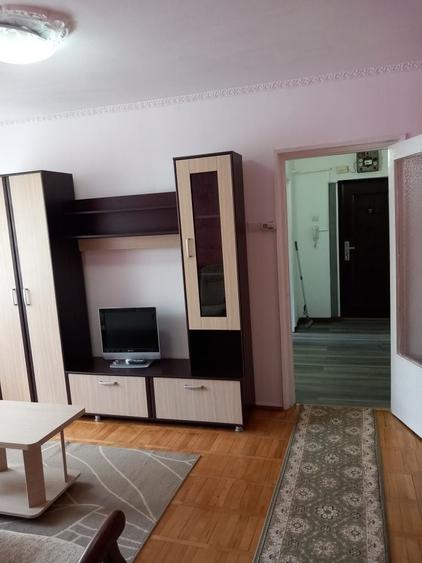 Apartament cu 2 camere semidecomandat în Barieră