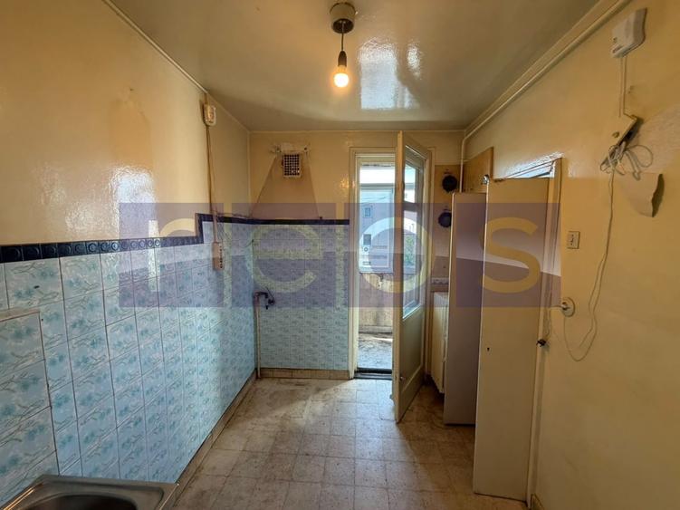 Apartament cu 3 camere decomandat în Barbu Văcărescu