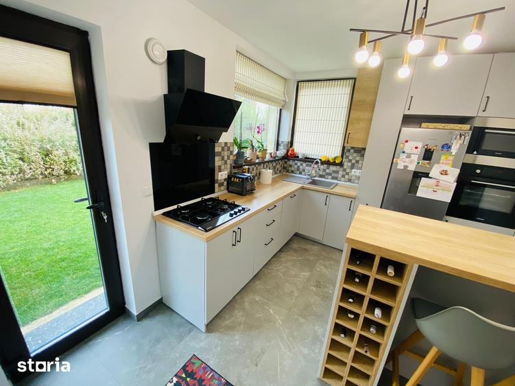 Casă cu 5 camere cu Teren 377 Mp în Rediu