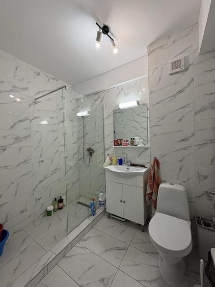 Apartament cu 2 camere semidecomandat, mobilat în Tomis Plus