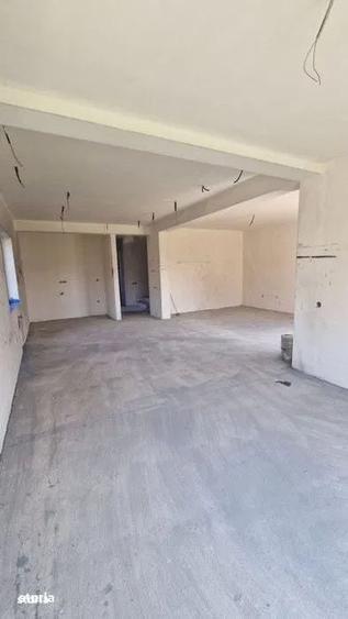 Casă cu 4 camere semidecomandat cu Teren 350 Mp în Jucu