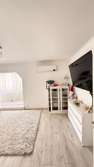 Apartament cu 4 camere decomandat în Central
