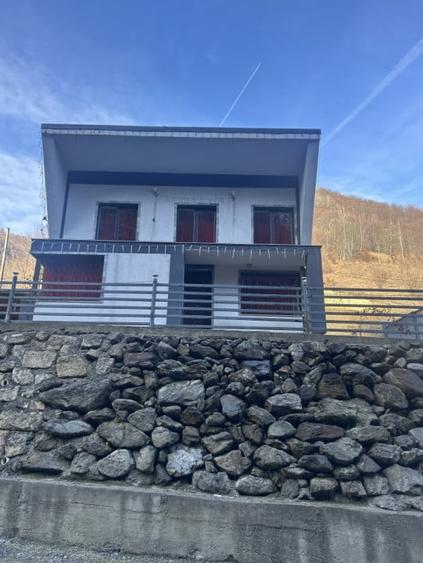 Casă individuală cu 4 camere cu Teren 500 Mp în Măguri
