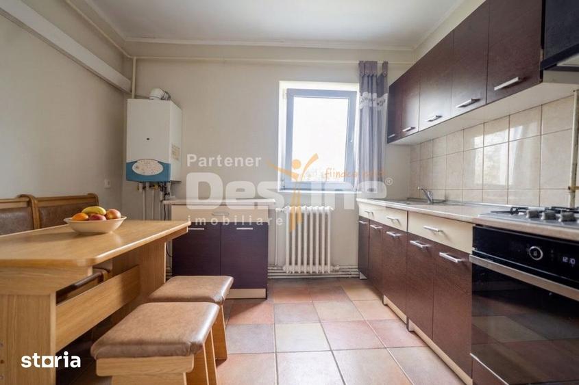 Apartament cu 2 camere decomandat, mobilat în Târgu Cucu