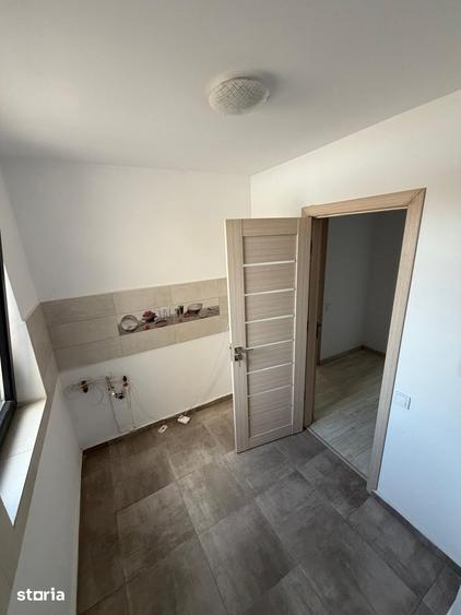 Apartament cu 3 camere decomandat în Colentina