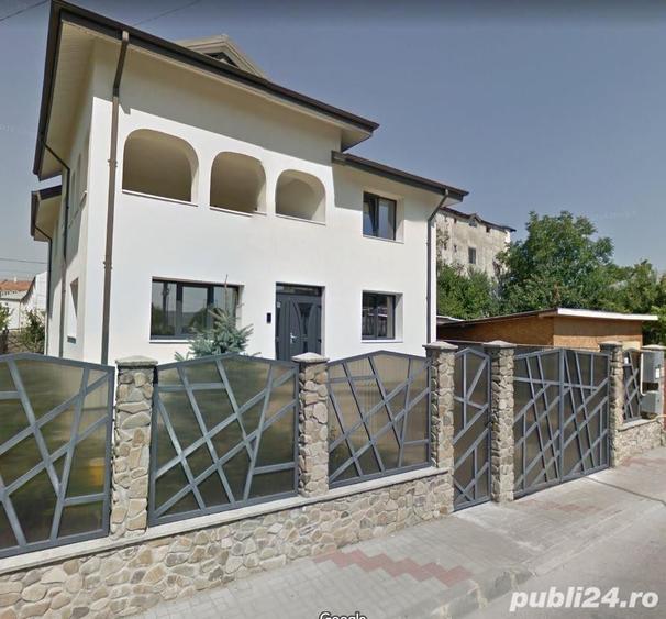 Casă cu 6 camere cu Teren 326 Mp în Central