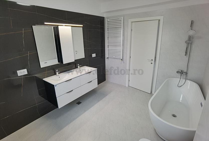 Casă individuală cu 6 camere cu Piscina în Iancu Nicolae