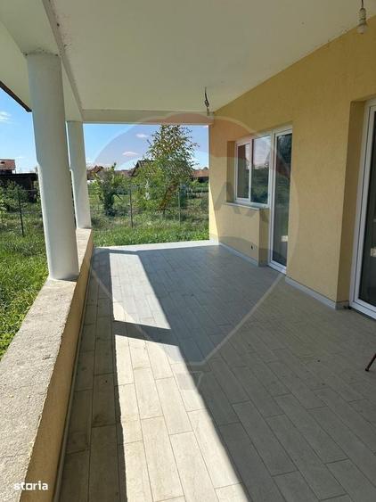 Casă cu 4 camere cu Teren 715 Mp în Central