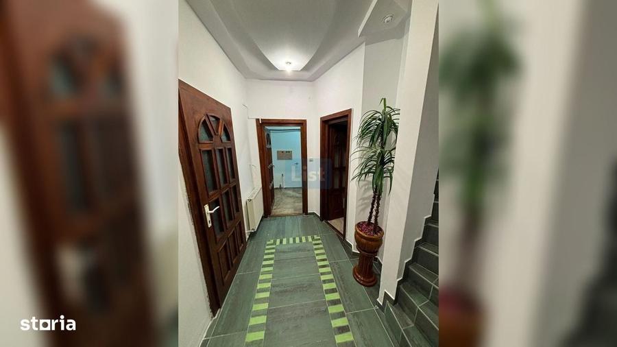 Casă cu 4 camere în Andrei Mureșanu