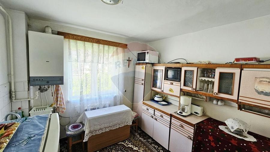 Apartament cu 4 camere decomandat, mobilat în Mărăței