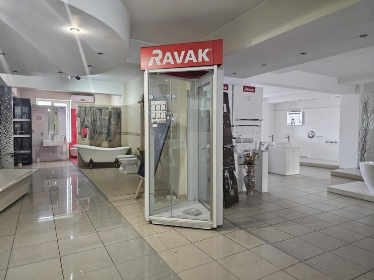 Spațiu comercial, de 664 mp, în Casa de Cultură