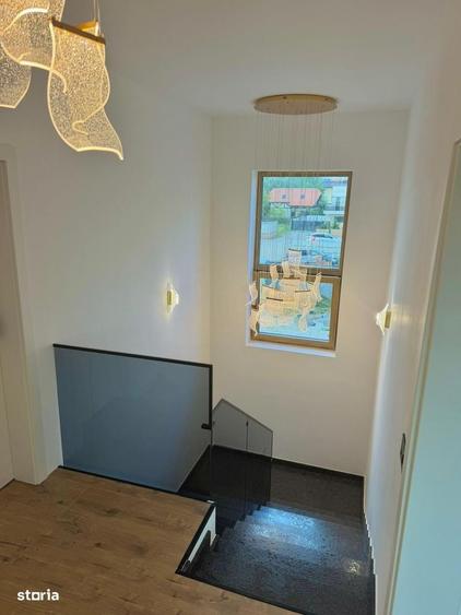 Casă cu 4 camere în Corbeanca