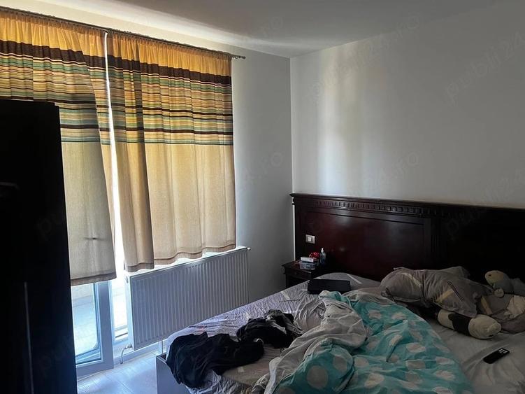 Apartament cu 3 camere semidecomandat în Exterior Vest