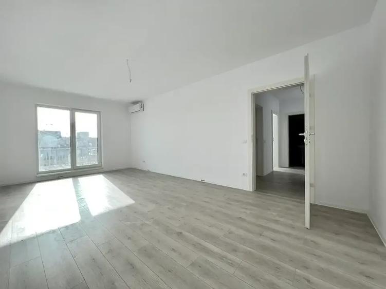 Apartament cu 3 camere decomandat în Theodor Pallady