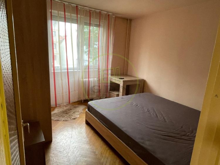 Apart.3 camere,decomandat, zona ultracentrală, lângă Fac. de Drept, Magheru - 5