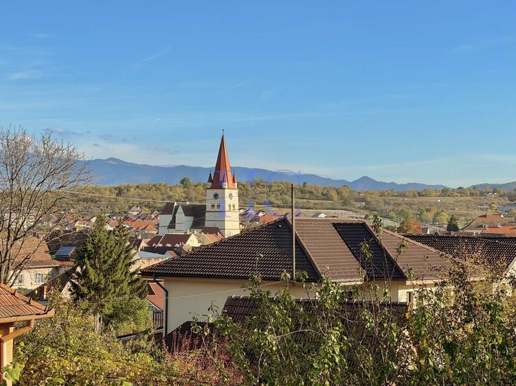 Casă individuală cu 6 camere cu Canalizare în Cisnădie