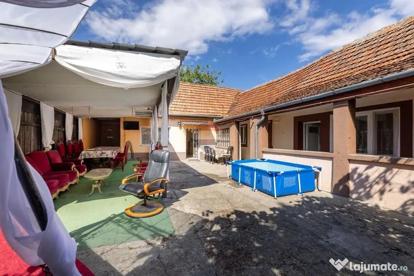 Casă cu 4 camere cu Teren 1000 Mp în Pârneava