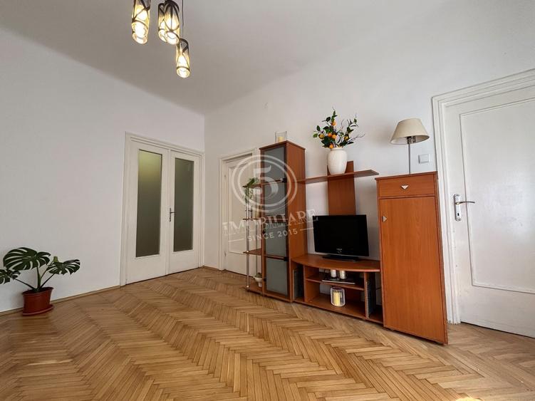 Apartament cu 2 camere semidecomandat, mobilat în Primăverii