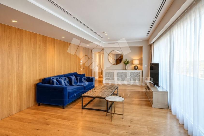 Penthouse cu 4 camere semidecomandat, mobilat în Grădina Icoanei