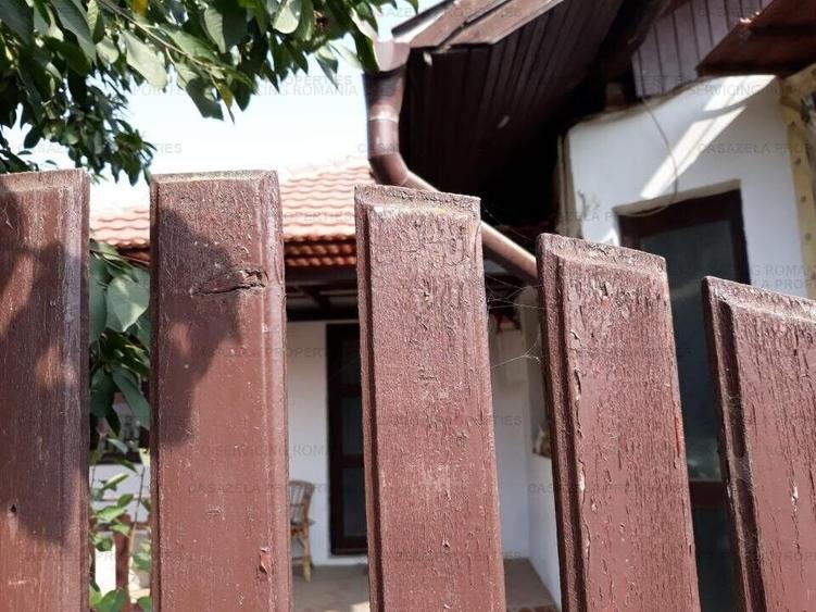 Casă cu 2 camere cu Teren 363 Mp în Central