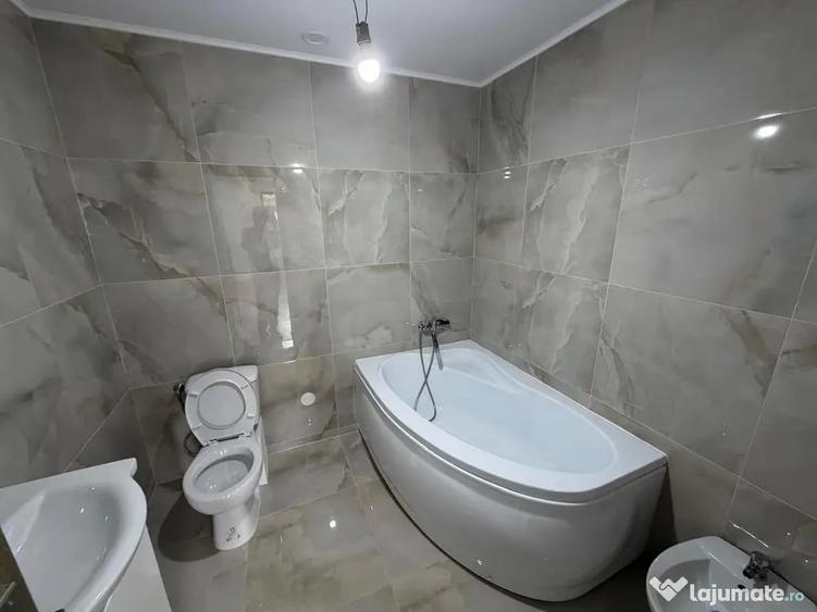 Casă cu 4 camere cu Teren 253 Mp în Central